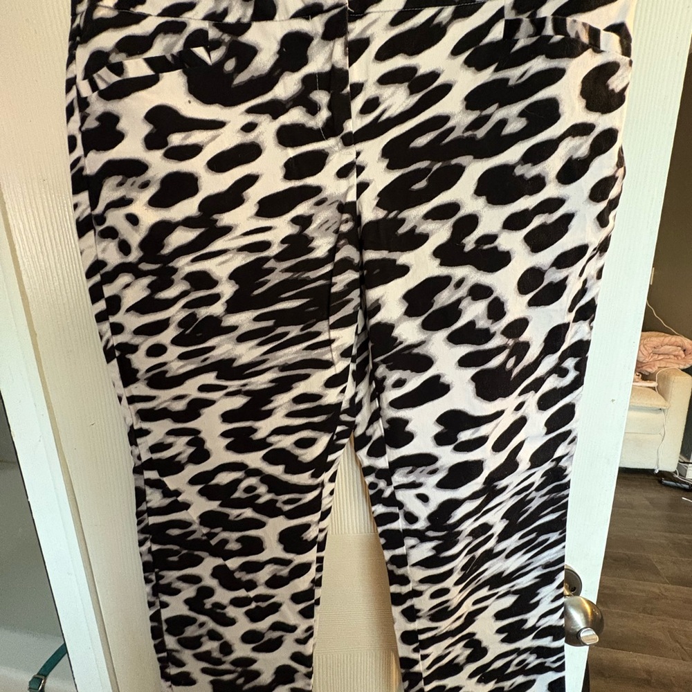 Avenue Black and White Skinny Leopard Print Pants